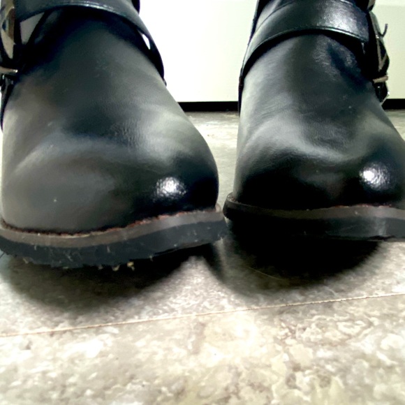 Awesome “punk rock meets classy chic” pointed boots!!! I LOVE THESE! Never worn! - Picture 8 of 16